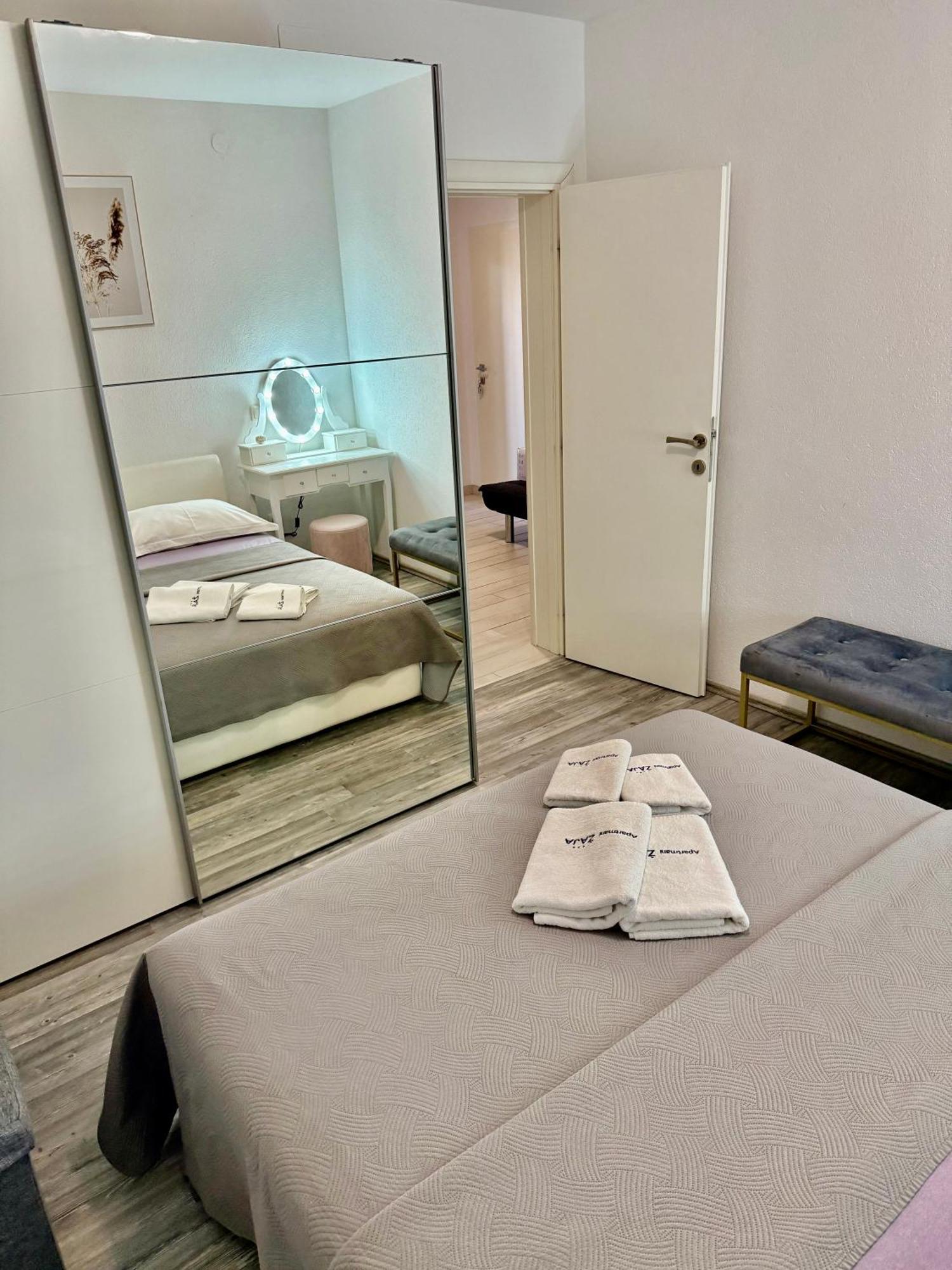 Apartments Zaja Сегет Враница Екстериор снимка