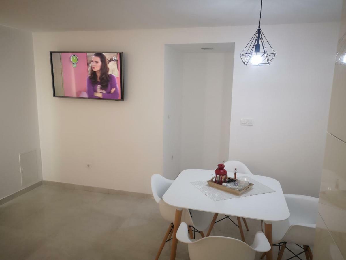 Apartments Zaja Сегет Враница Екстериор снимка