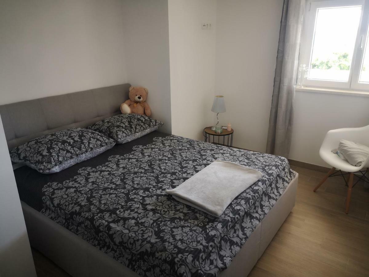 Apartments Zaja Сегет Враница Екстериор снимка
